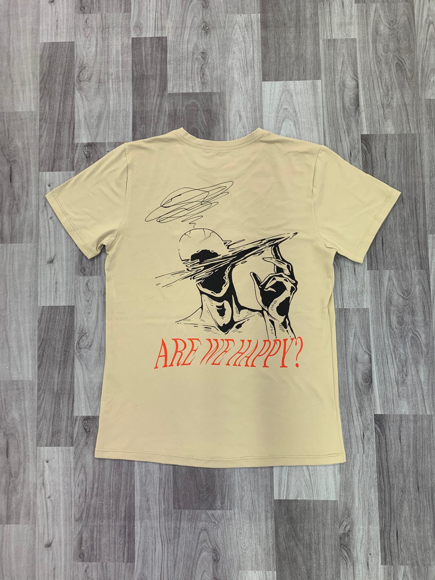 Camiseta con diseño de perspectiva doble estampado